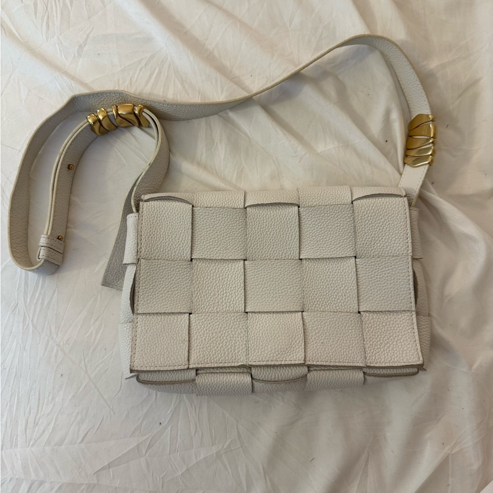 Elegant White Woven Leather Shoulder Bag